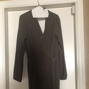 It’s a jumpsuit. No pockets.size medium never worn